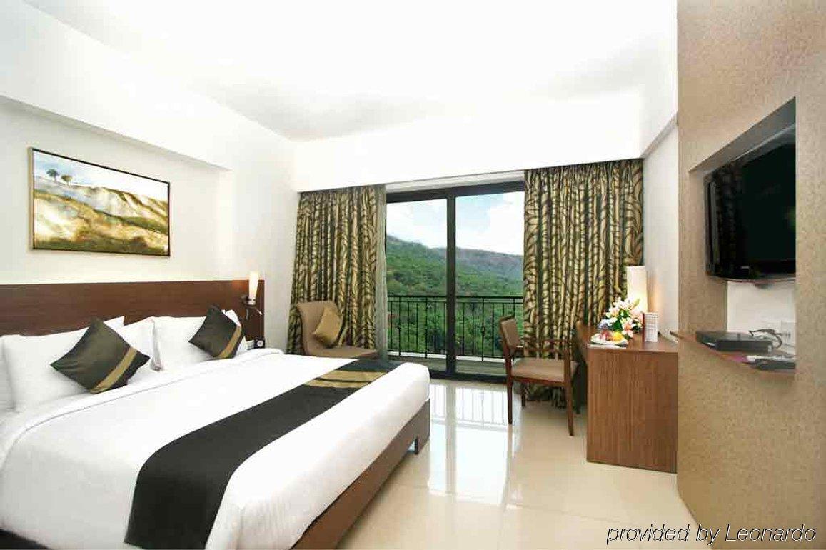 Mercure Lavasa - An Accorhotels Brand Пуна Номер фото