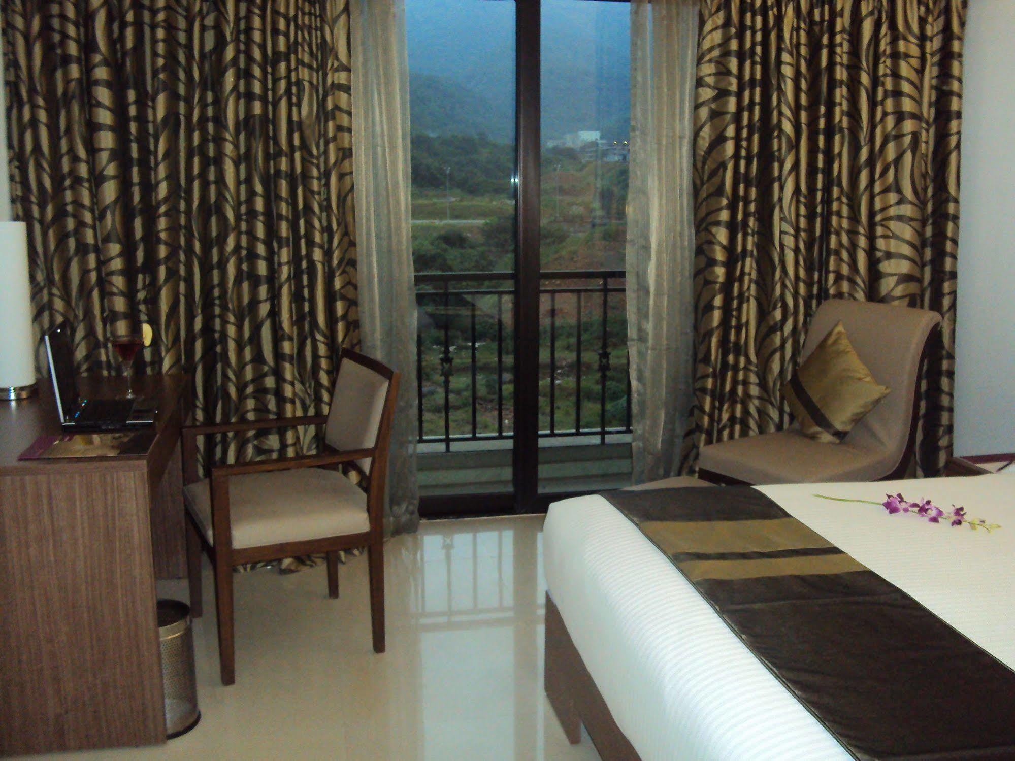 Mercure Lavasa - An Accorhotels Brand Пуна Экстерьер фото